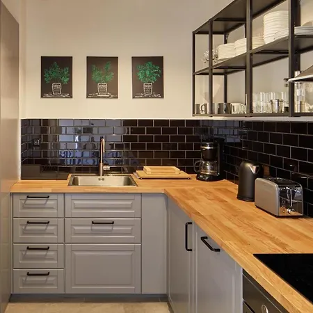 Days - Spacious 3bdr - Trendy Neighbourhood דירה
